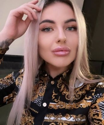 Сексуальная брюнетка ждет встречи с мужчиной, готовым порадовать меня материально. Моя страсть и нежность покорят тебя с первого взгляда. Звони, не пожалеешь! 14545, 23 года